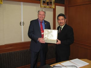 VC with Deputy Secretary-General of the Teachers' Council of Thailand-1.jpg